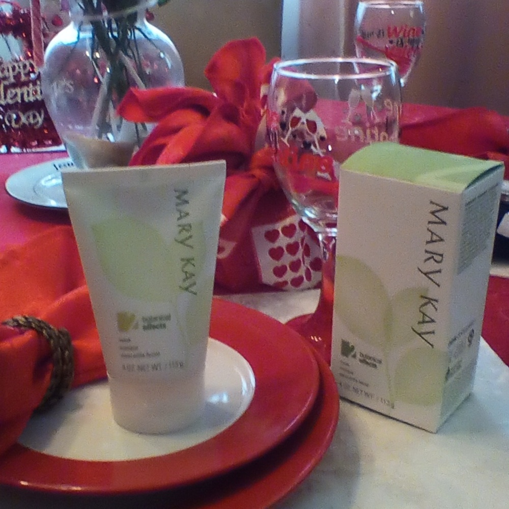 Mary Kay Botanical Mask - Picture 2 of 4